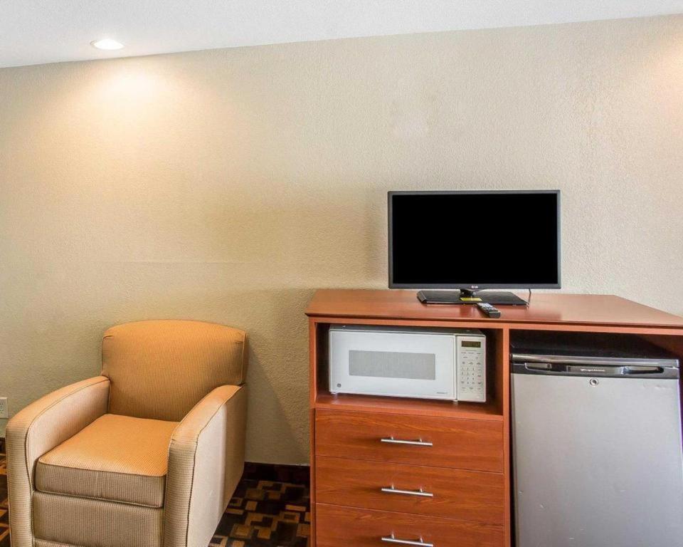 Quality Inn & Suites Mount Juliet Exteriör bild