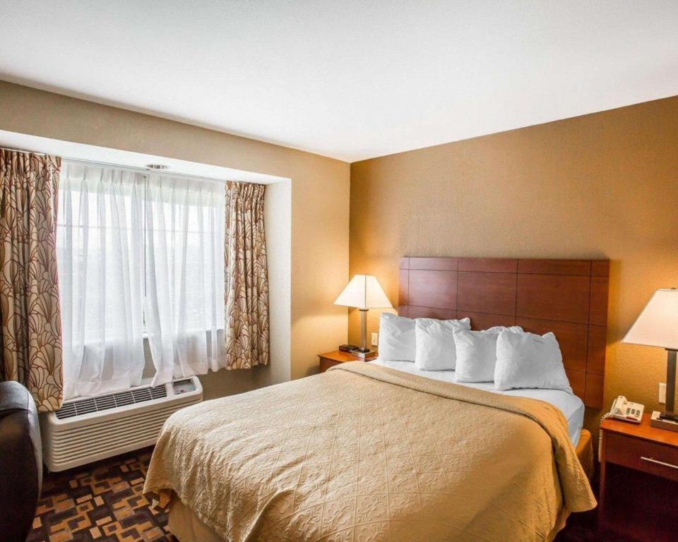 Quality Inn & Suites Mount Juliet Exteriör bild