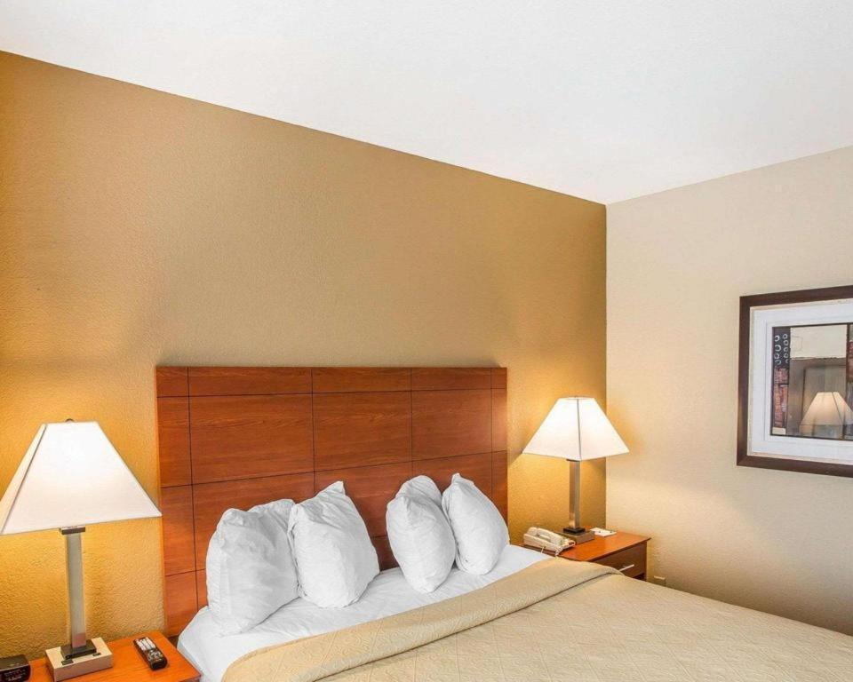 Quality Inn & Suites Mount Juliet Exteriör bild