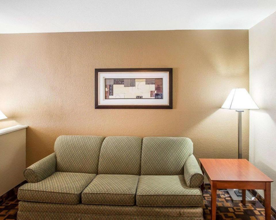 Quality Inn & Suites Mount Juliet Exteriör bild