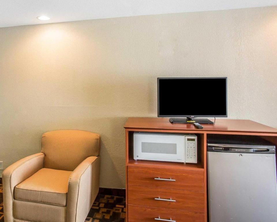 Quality Inn & Suites Mount Juliet Exteriör bild