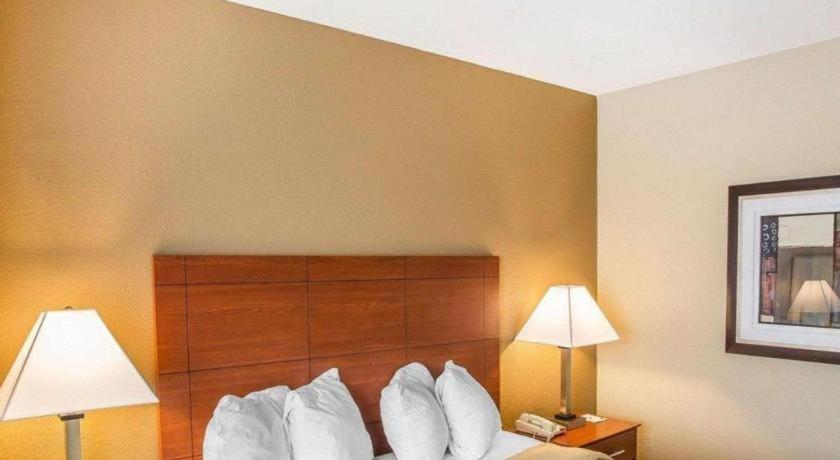 Quality Inn & Suites Mount Juliet Exteriör bild