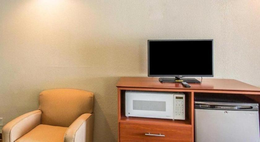 Quality Inn & Suites Mount Juliet Exteriör bild